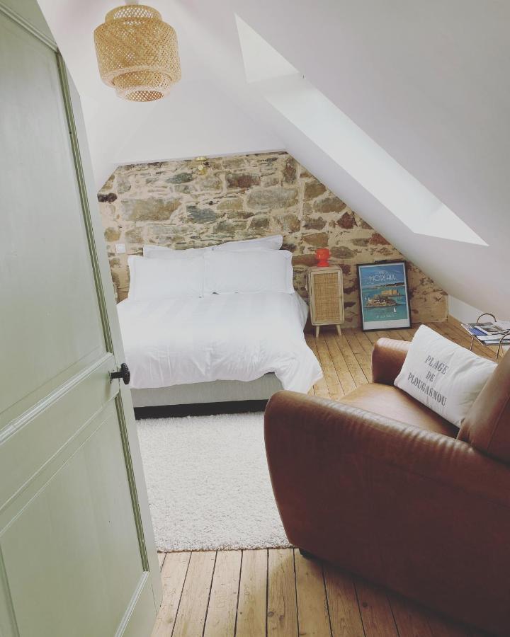 Les Chambres De Sainte Barbe Плугану Екстериор снимка