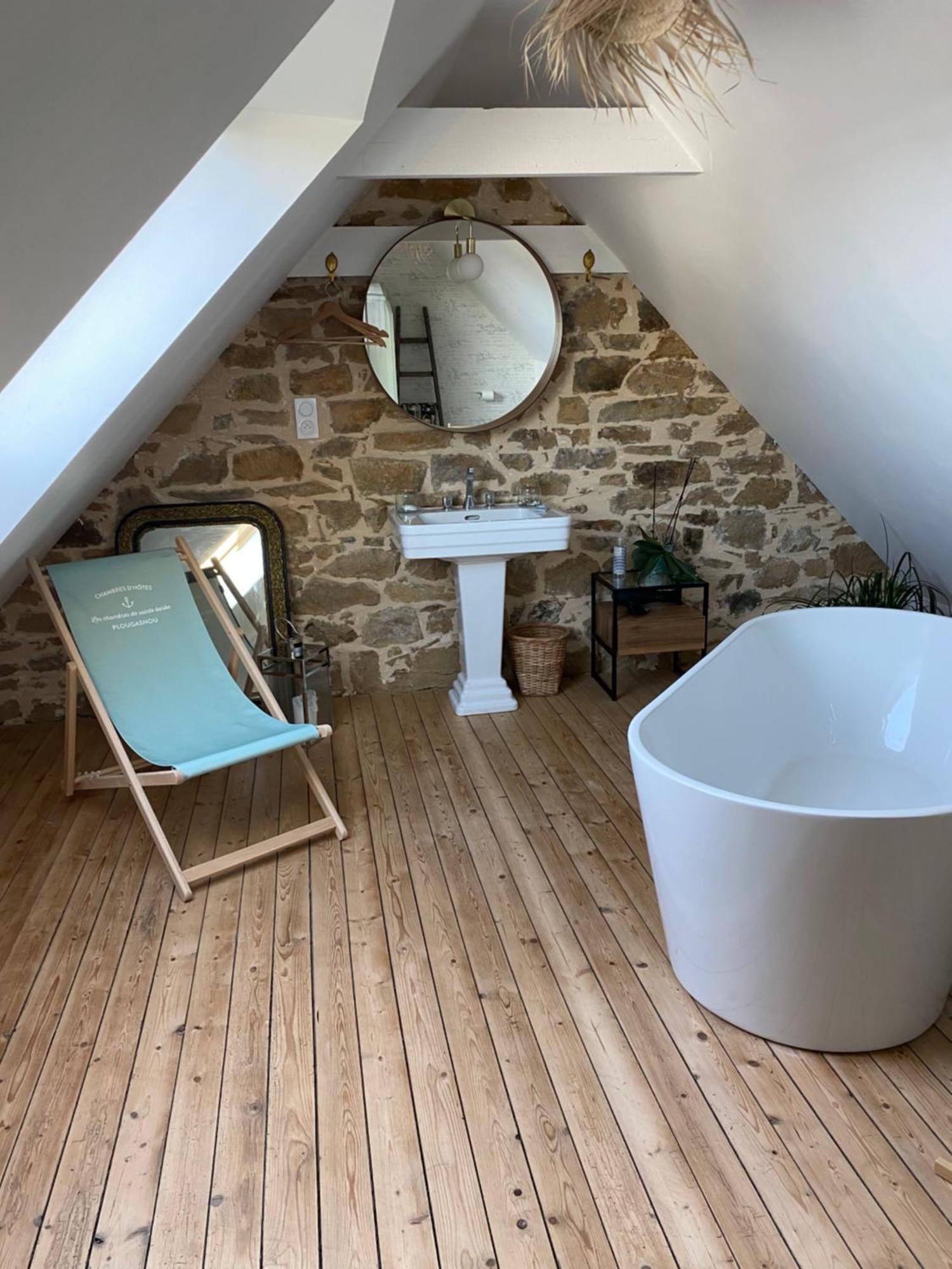 Les Chambres De Sainte Barbe Плугану Екстериор снимка